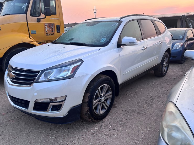 2016-chevrolet-traverse-image-1