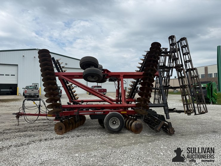 2010-case-ih-340-image-7