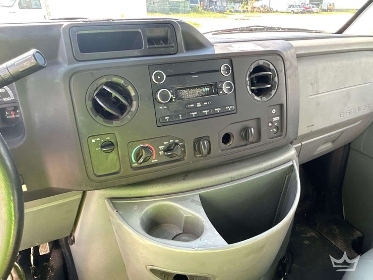 2017-ford-e350-image-26