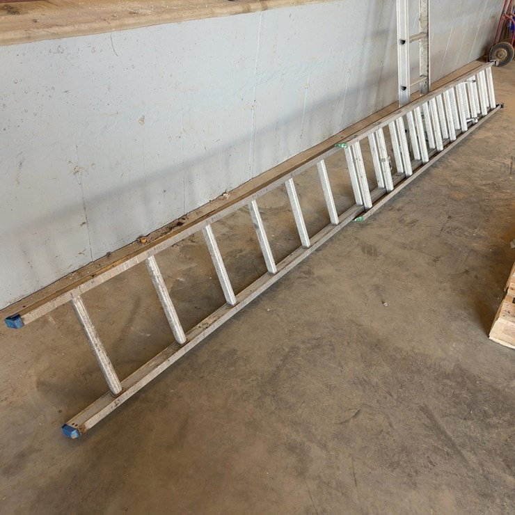 WERNER 26' ALUMINUM EXTENSION LADDER