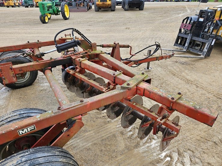 massey-ferguson-620-image-16