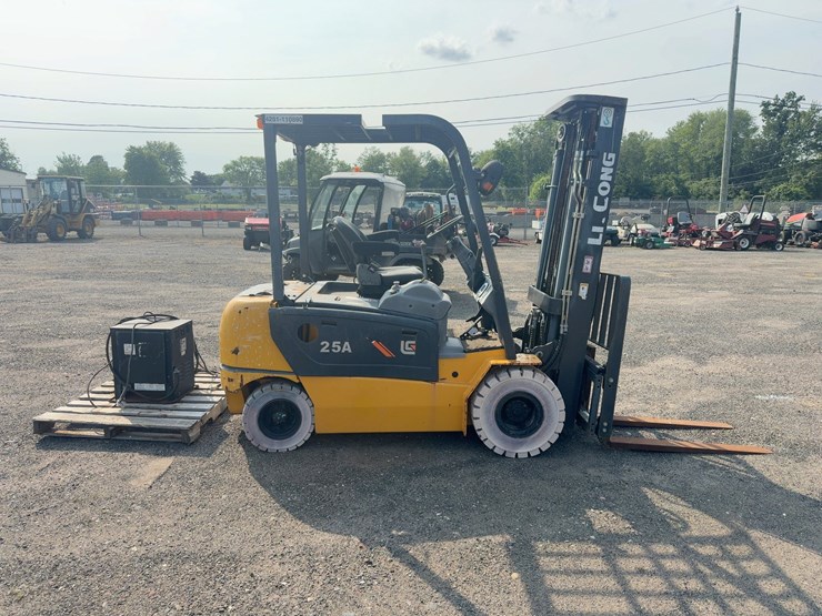 inoperable---2019-liugong-clg2025a-s-electric-forklift-image-6