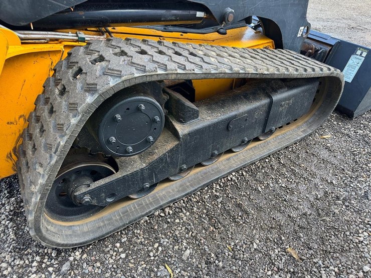 jcb-225t-image-18