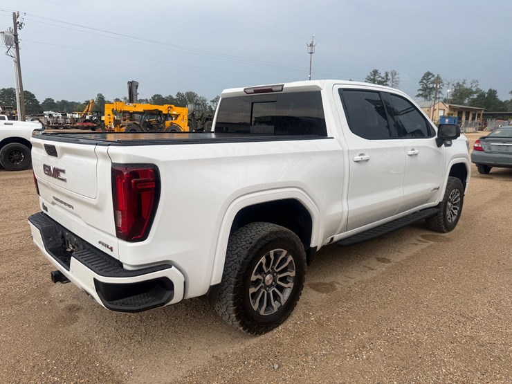 2021-gmc-sierra-1500-image-3