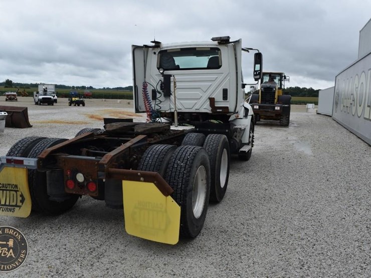 2014-international-prostar-image-16
