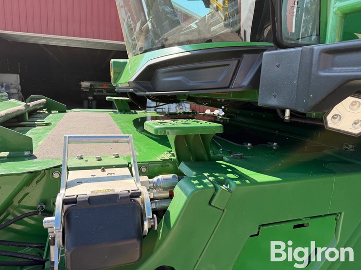 2023-john-deere-x9-1000-image-11