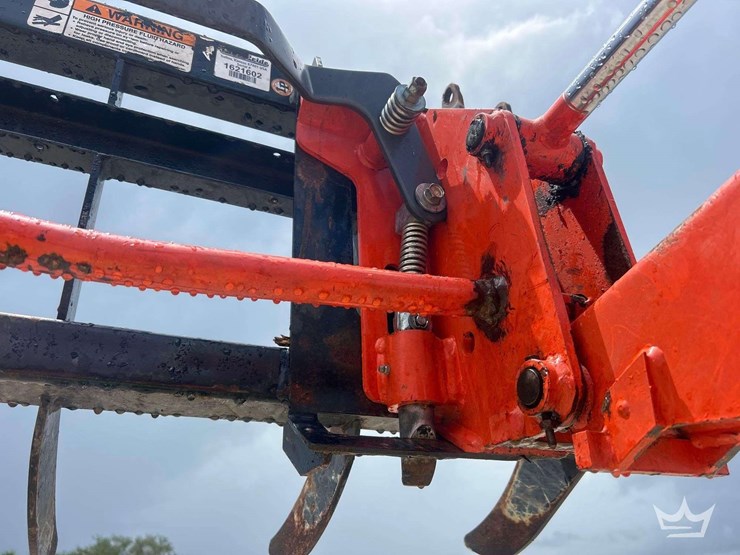 2020-kubota-3901dt-4wd-37hp-utility-loader-tractor-image-13