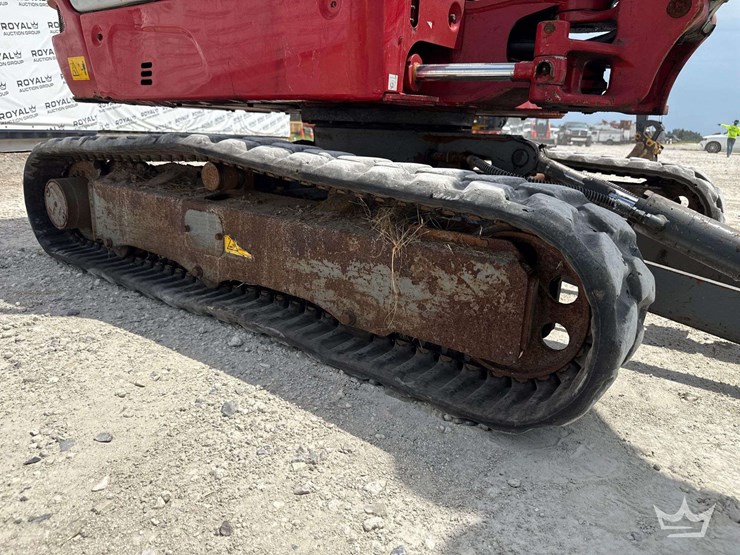 2022-takeuchi-tb225-image-43