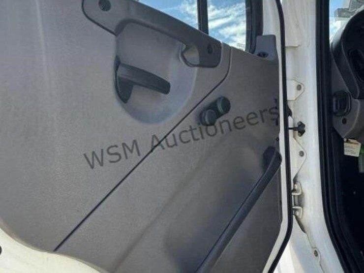 2019-freightliner-114sd-image-31