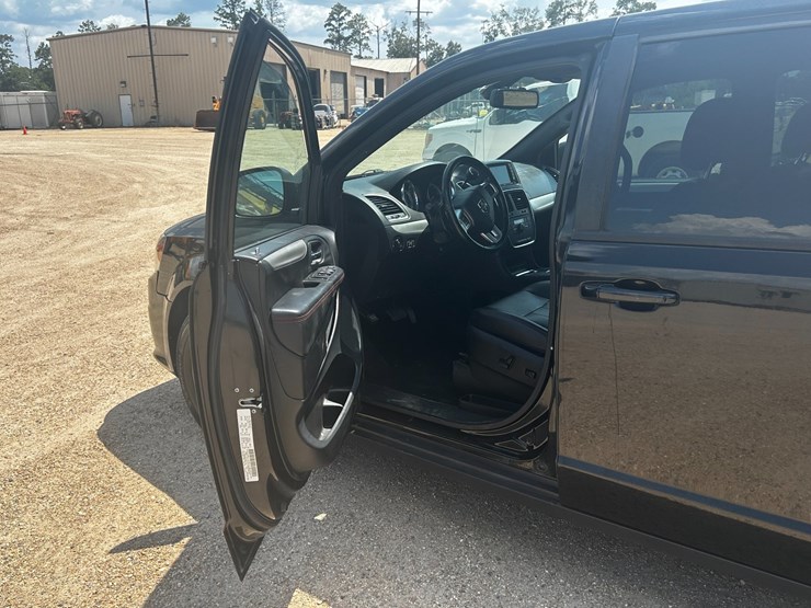 2019-dodge-grand-caravan-image-6