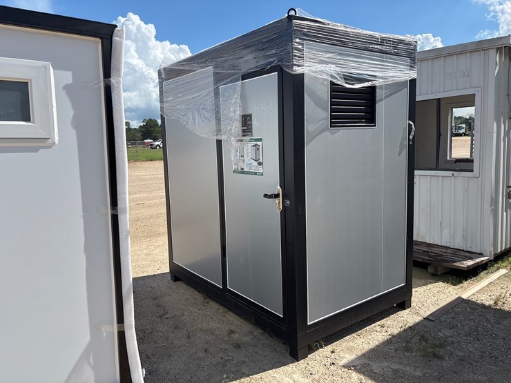 #1301-•-portable-restroom-image-1
