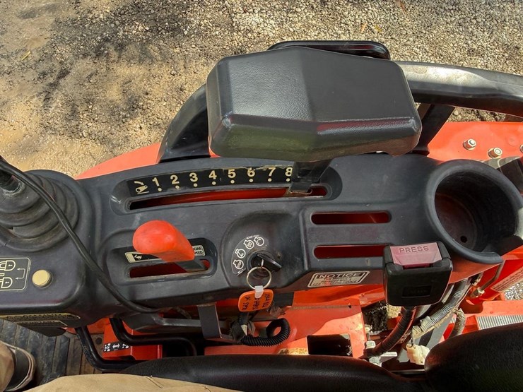2019-kubota-b26-image-28
