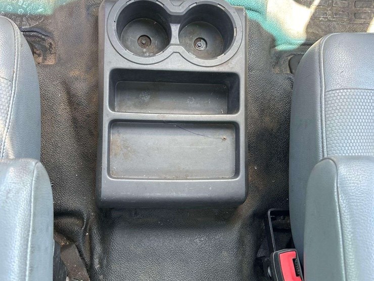 2022-ford-f750-image-17