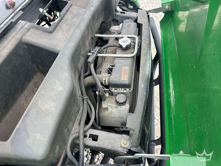 2016-john-deere-gator-image-12