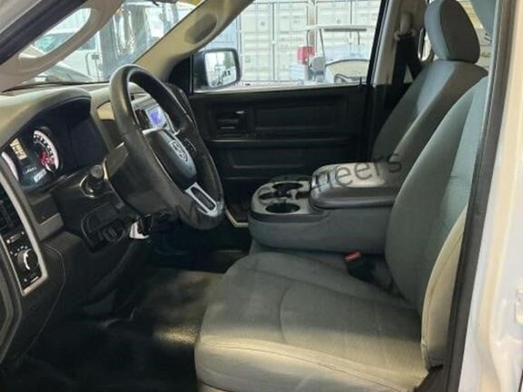 2016-dodge-1500-image-22