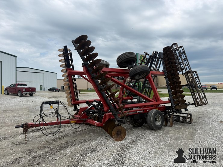 2010-case-ih-340-image-1