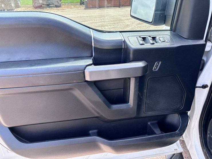 2019-ford-f150-image-8