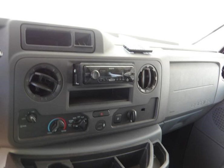 2021-ford-e450-image-87