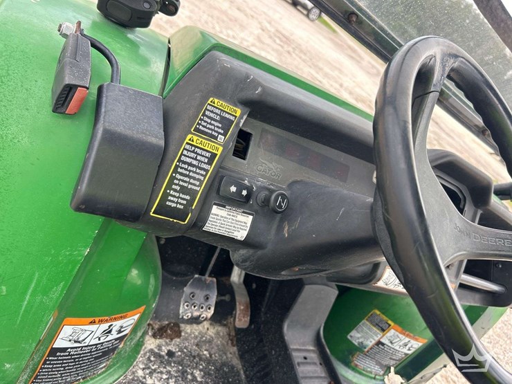 2016-john-deere-gator-image-16