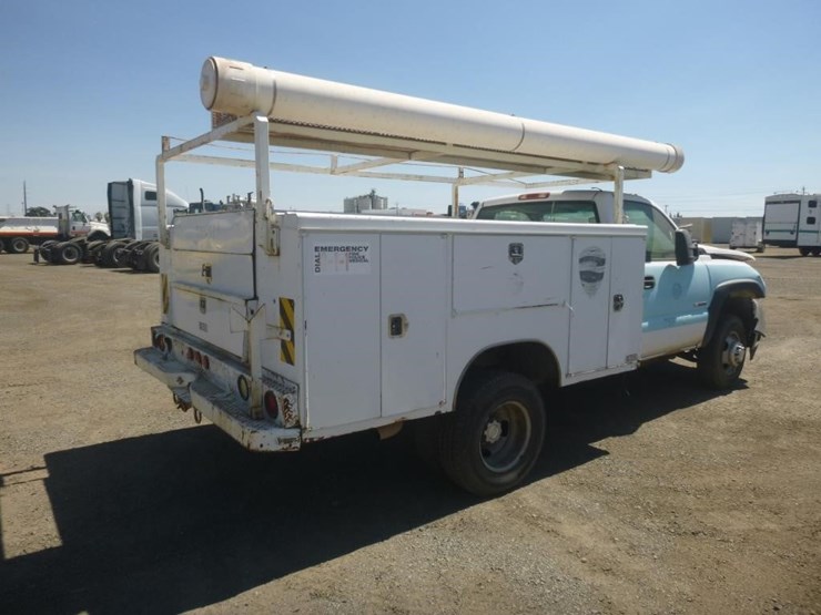 2006-chevrolet-3500-image-3