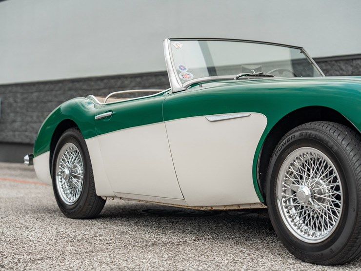 #108-•-offered-at-no-reserve-|-1961-austin-healey-3000-mark-i-image-42