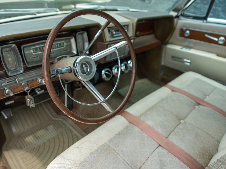 #111-•-1962-lincoln-continental-sedan-image-52