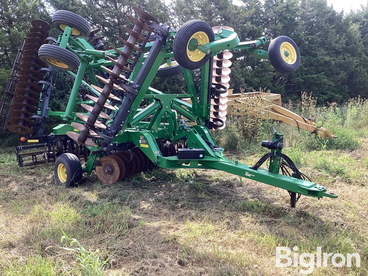 2012-john-deere-2623-image-1