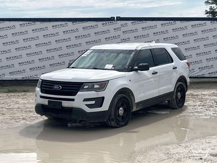 2016-ford-explorer-image-1