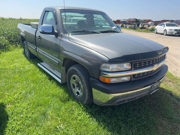 2001-chevrolet-1500-image-1