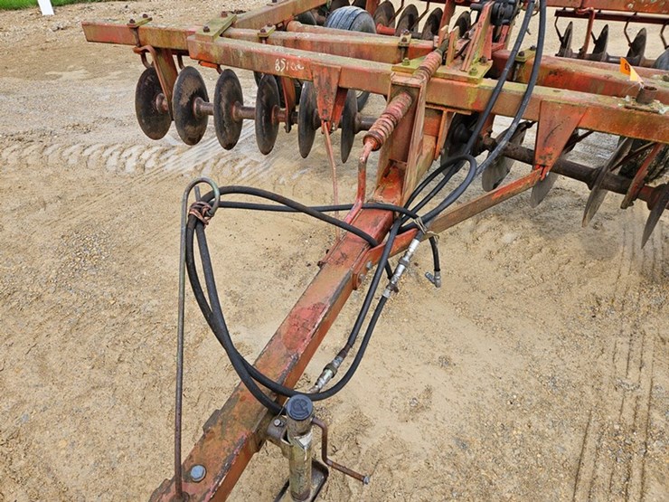 massey-ferguson-620-image-10
