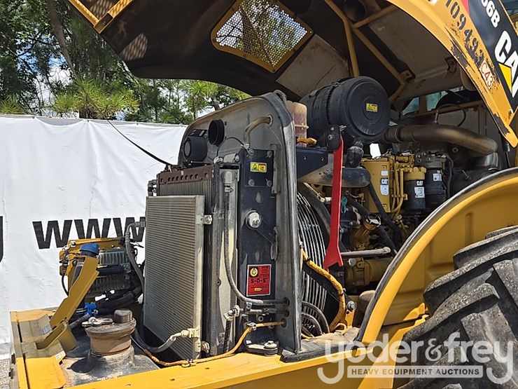 2020-caterpillar-cs56b-image-19