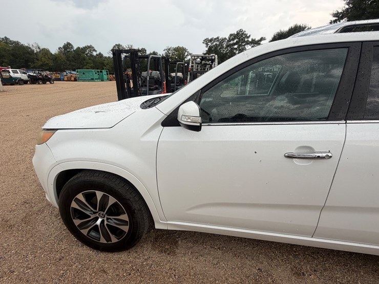 2011-kia-sorento-image-14