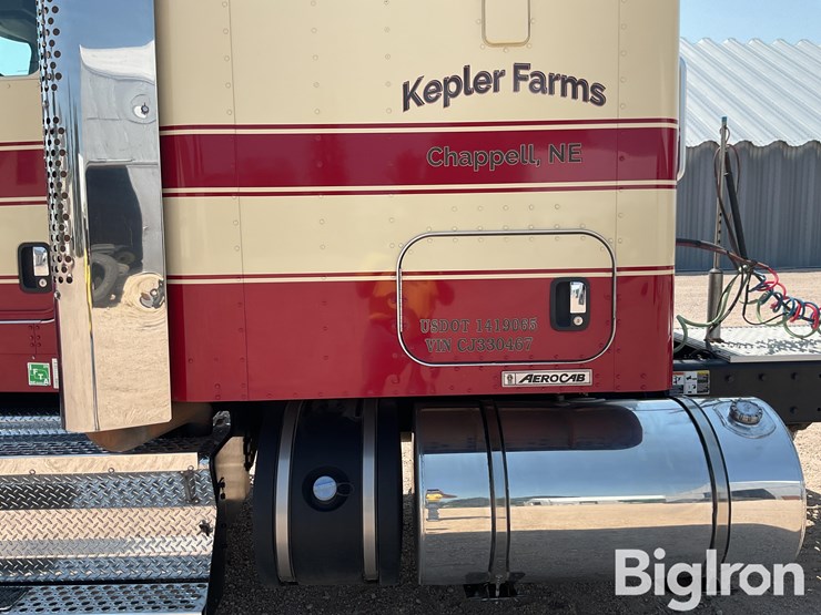 2012-kenworth-t800-image-16
