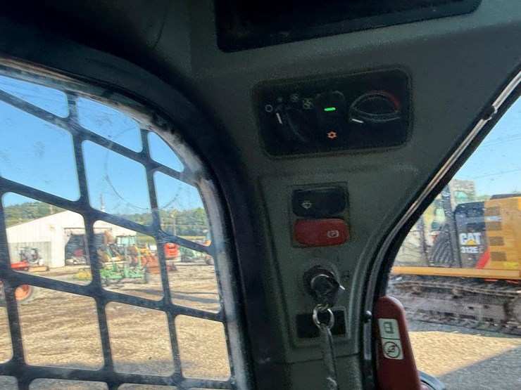 2019-caterpillar-289d3-image-26