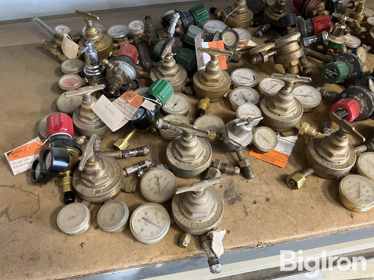 oxygen-acetylene-regulators-&-safety-caps-image-12