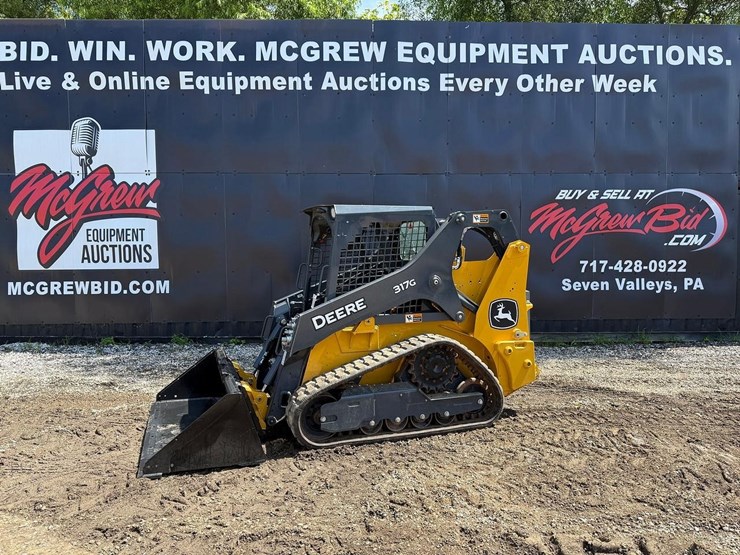2024-deere-317g-image-1