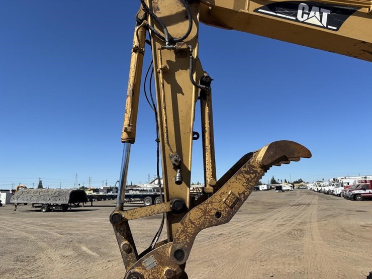 caterpillar-313b-image-15