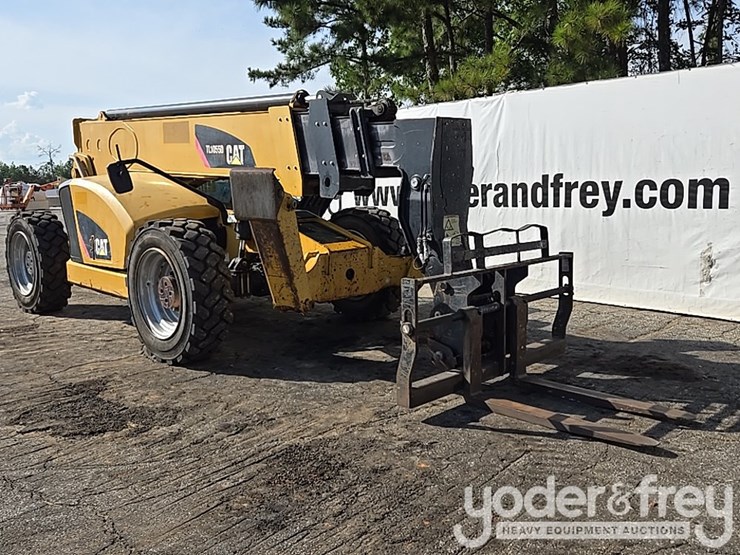 2017-caterpillar-tl1055d-image-7