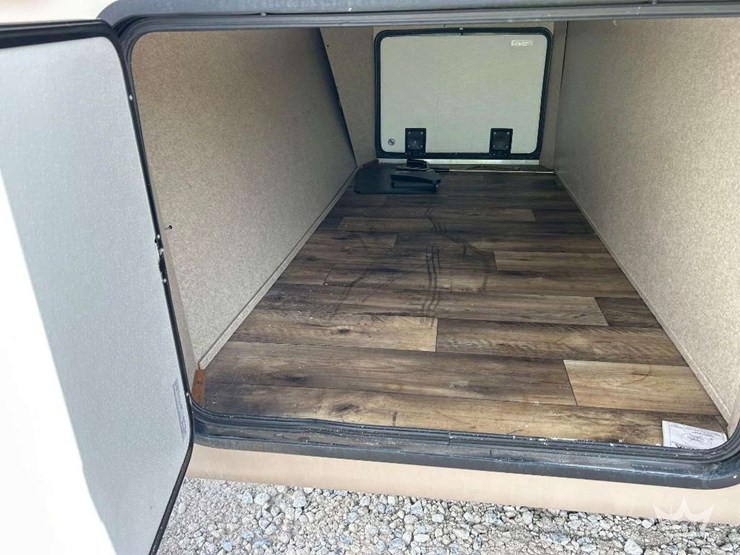 2017-forest-river-26rbws-flagstaff-super-lite-t/a-travel-trailer-image-26