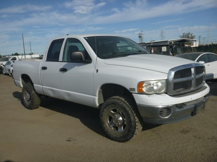 2005-dodge-ram-2500-image-2