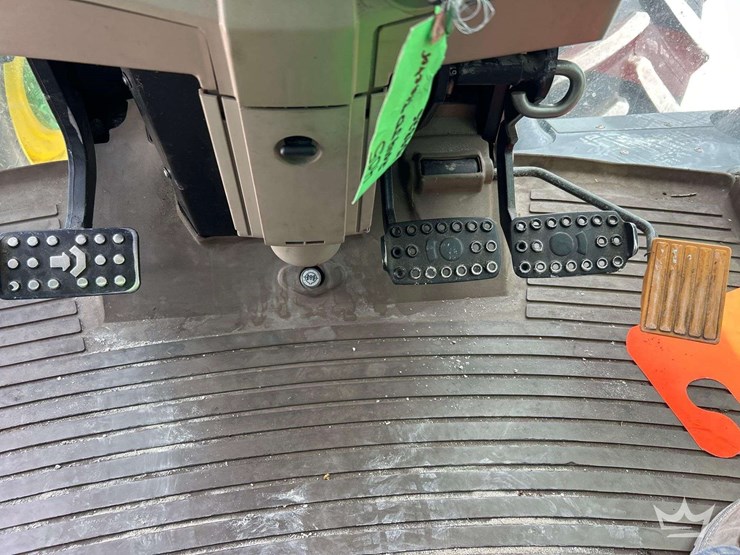 2014-john-deere-6125m-image-23