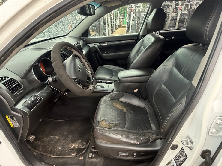 2011-kia-sorento-image-33