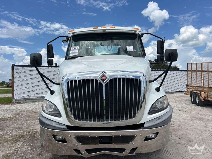 2021-international-rh613-t/a-day-cab-truck-tractor-image-28