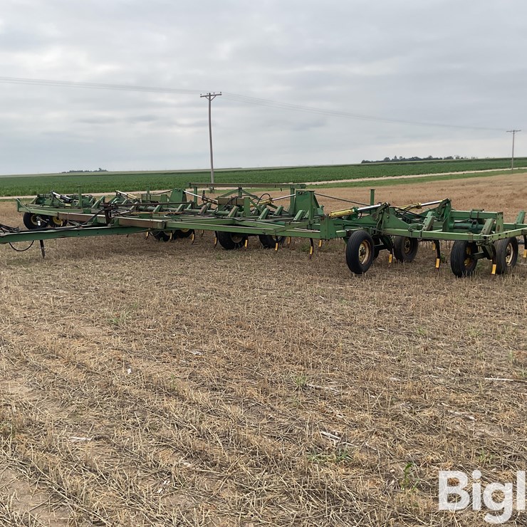 JOHN DEERE 1600