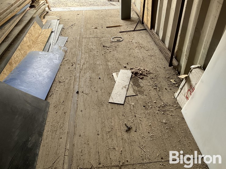 40'-shipping-container-image-13
