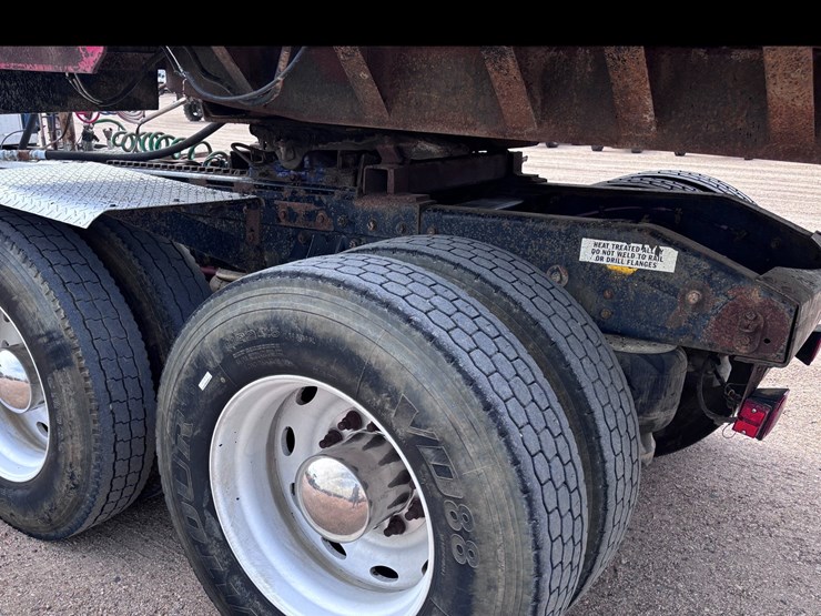 1997-peterbilt-379-image-6