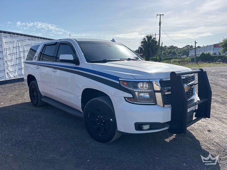 2015-chevrolet-tahoe-image-2