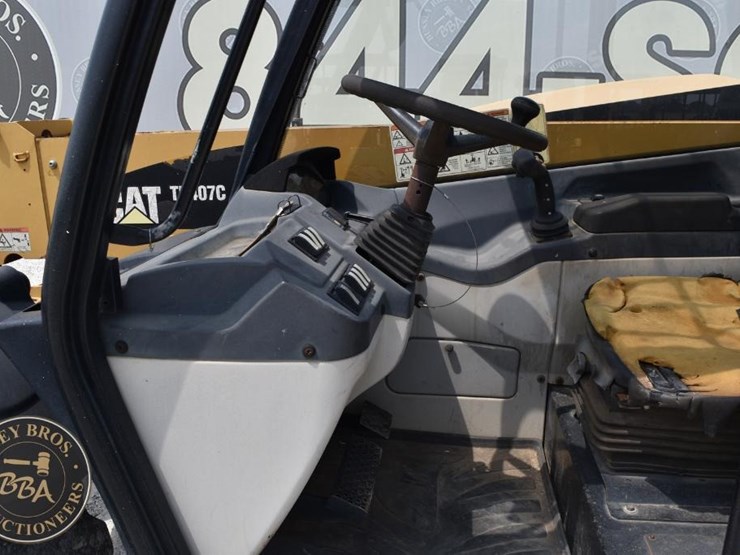 2014-caterpillar-th407c-image-27