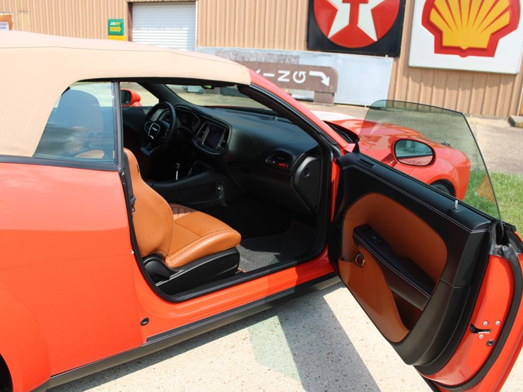 #104-•-offered-at-no-reserve-|-2020-dodge-challenger-srt-hellcat-convertible-image-17