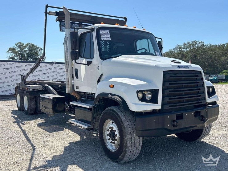2016-freightliner-114sd-image-2